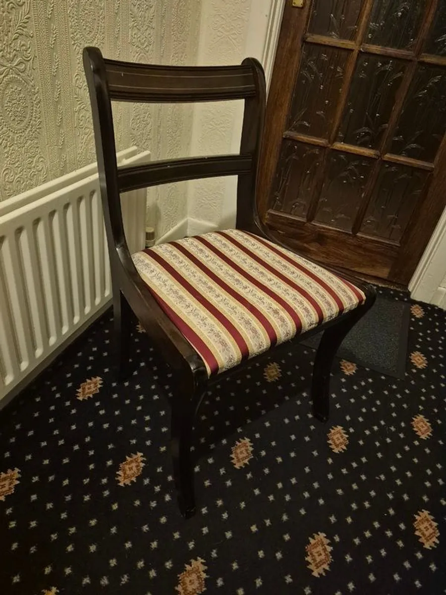 Dining table and chairs - Image 2