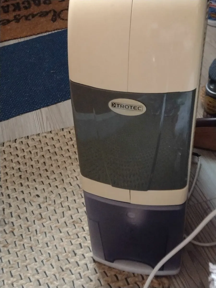 Dehumidifier TROTEC older model multiple settings - Image 1