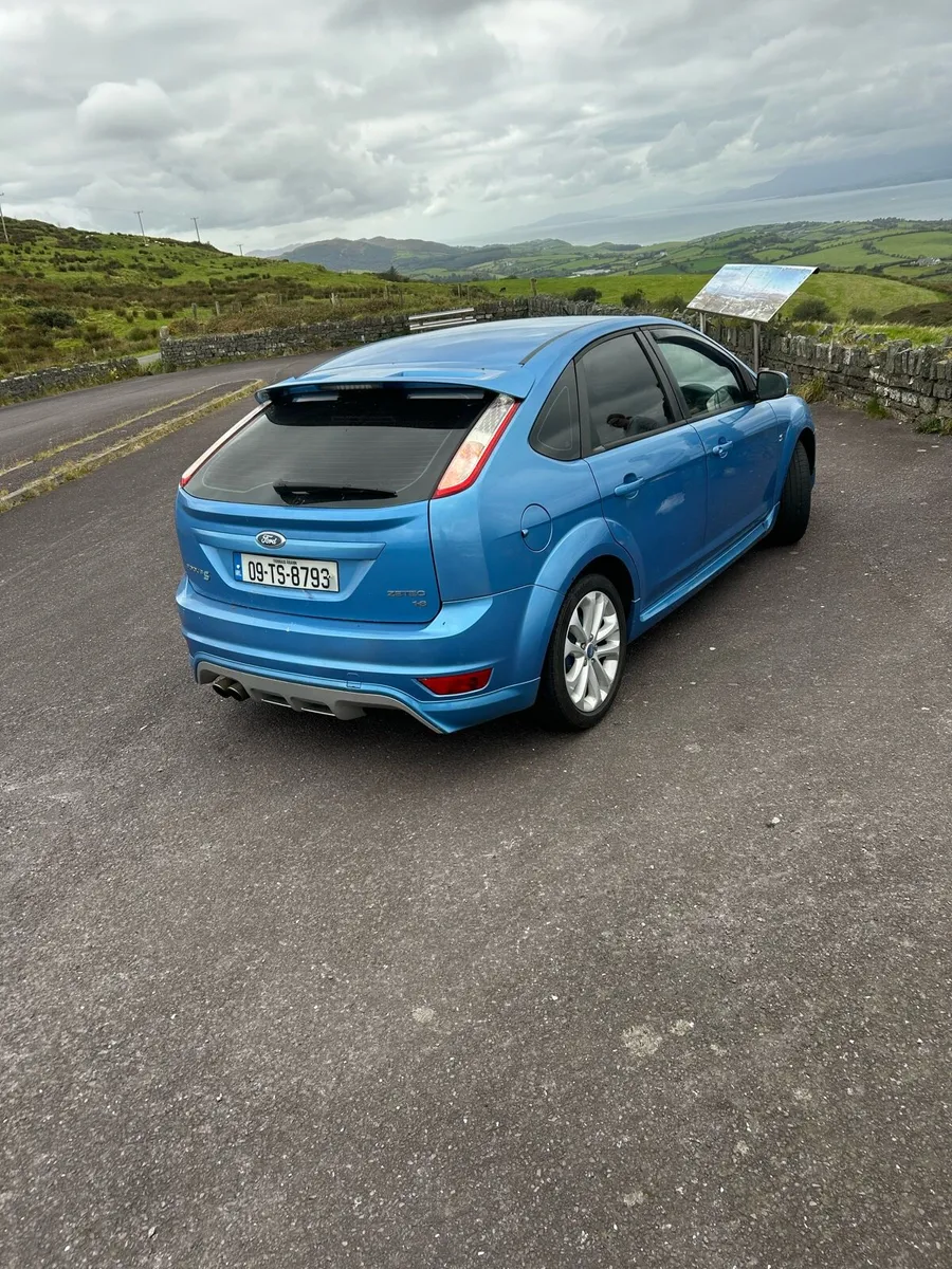 Ford Focus Zetec - Image 1