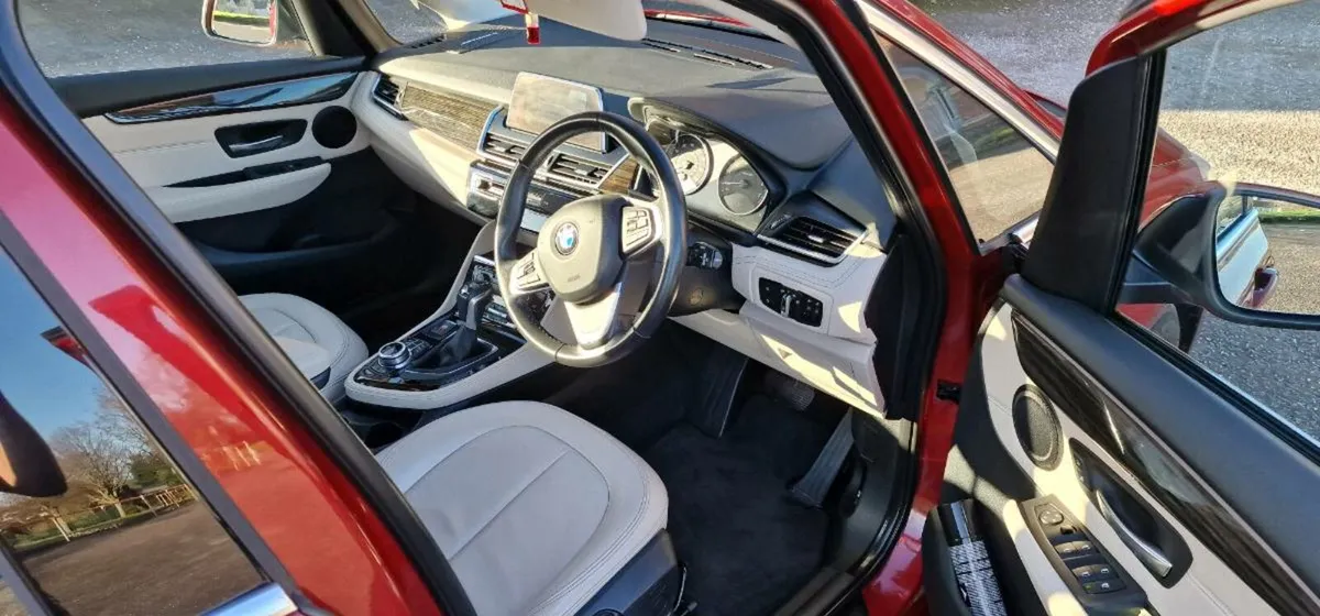 Bmw 225 xe Active Tourer Plug-In Hybrid - Image 2