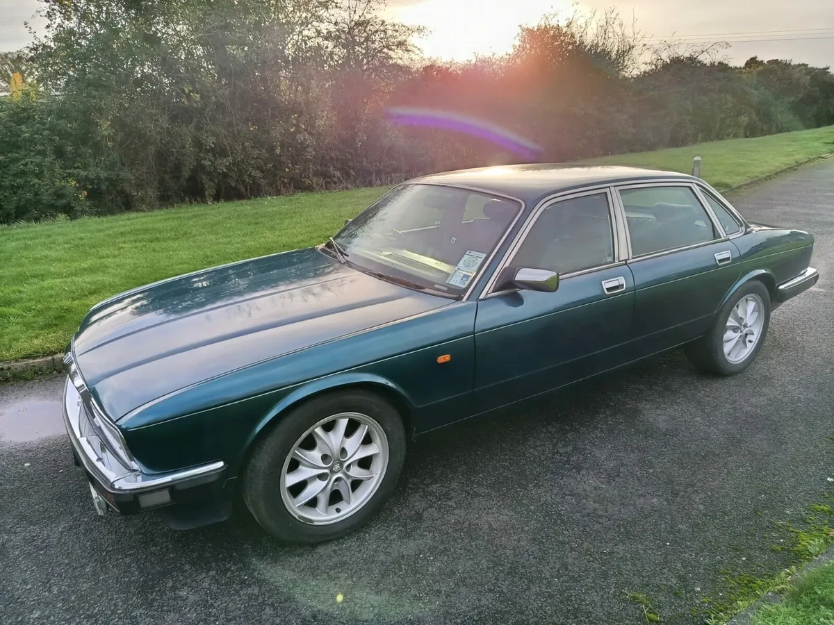 Jaguar XJ40 - Image 4