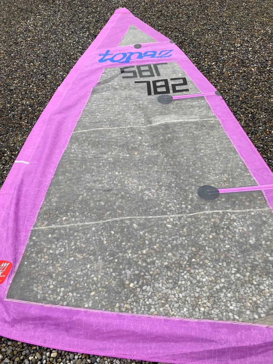 Topaz racing sail - Image 1