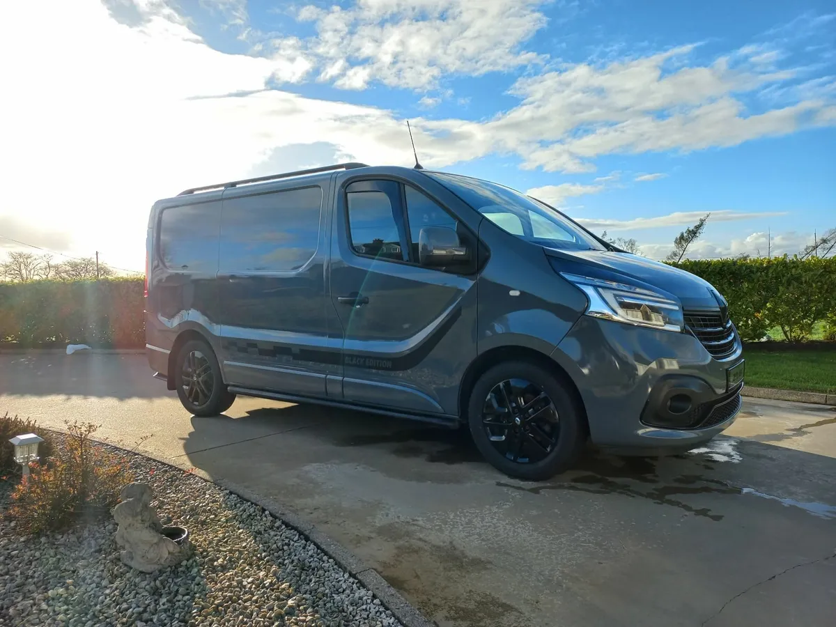 Renault Trafic 2021 - Image 2
