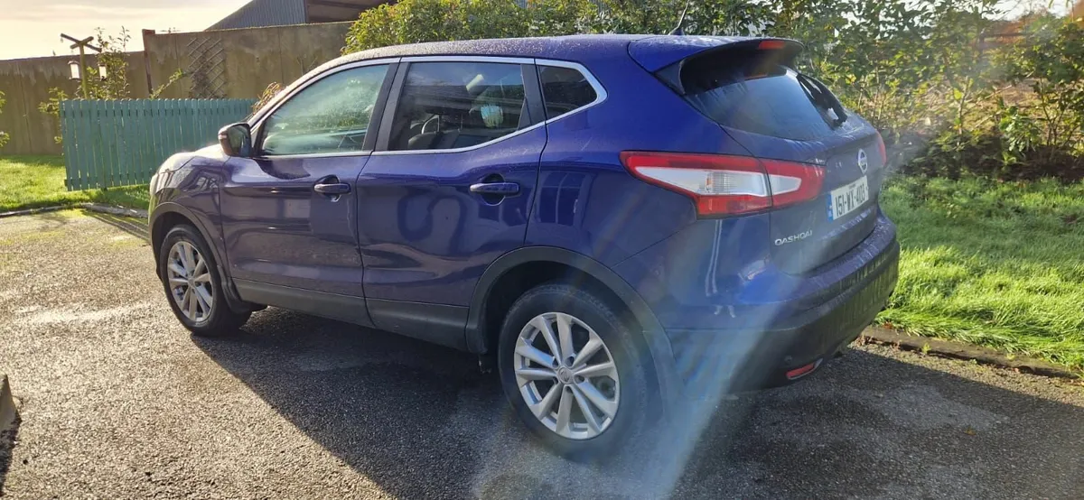 Nissan Qashqai 2015 Acenta, with panoramic roof - Image 4