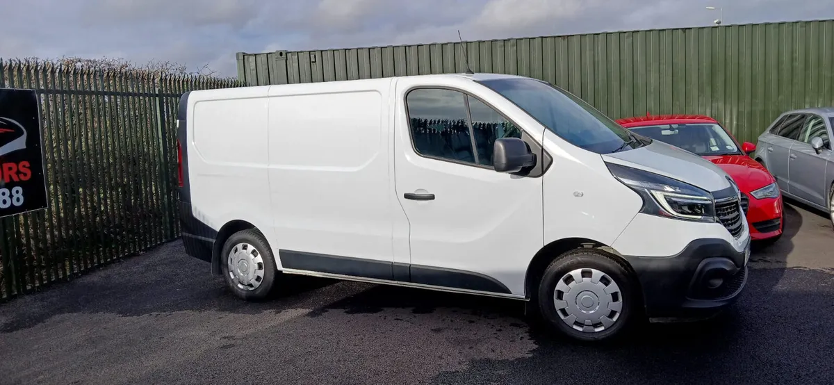 Renault Trafic 2019 Low Mileage New CVRT 43,000km - Image 2
