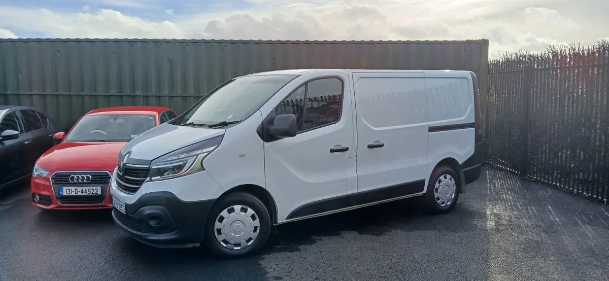 Renault Trafic 2019 Low Mileage New CVRT 43,000km - Image 3