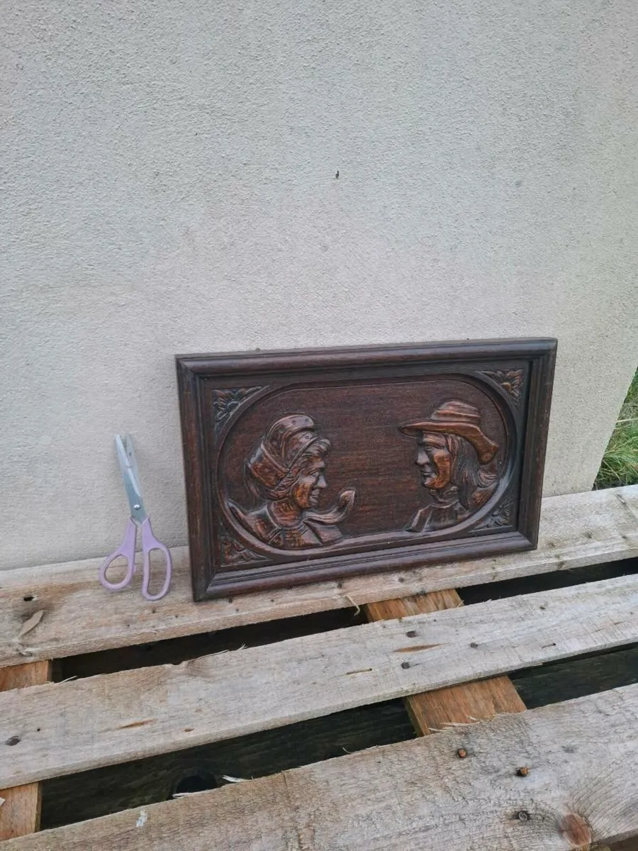 Large brittany wood board sign - Image 2