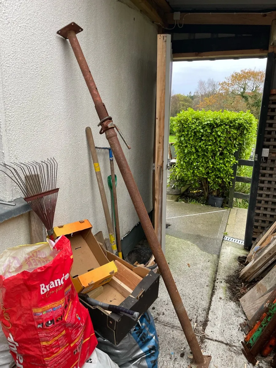 Acrow Props x4 - Image 1