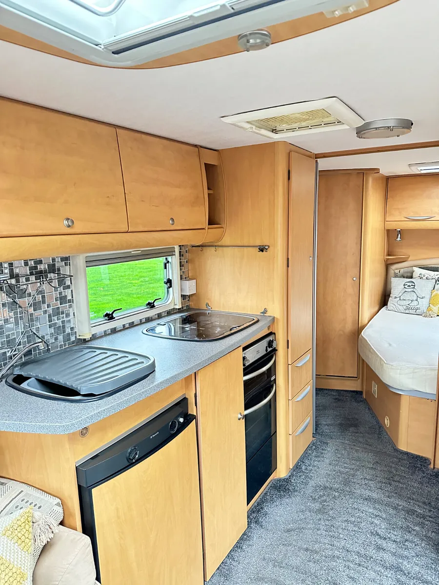 ✨STUNNING BAILEY SENATOR 4 BERTH FIXED BED✨ - Image 4