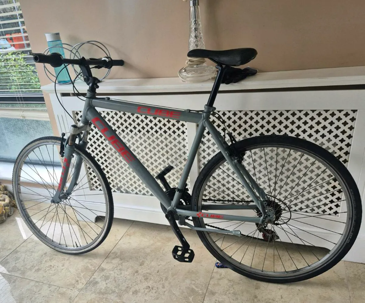 Adults Cube bike 20"frame fantastic condition.brak - Image 3