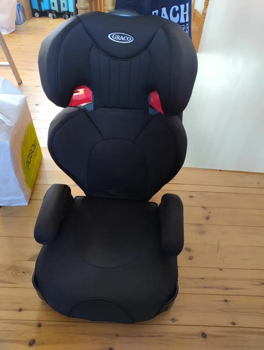 Carseats 4 available - Image 1