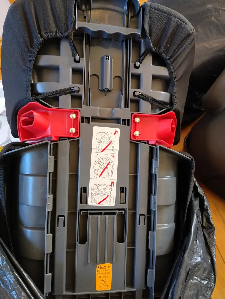 Carseats 4 available - Image 3