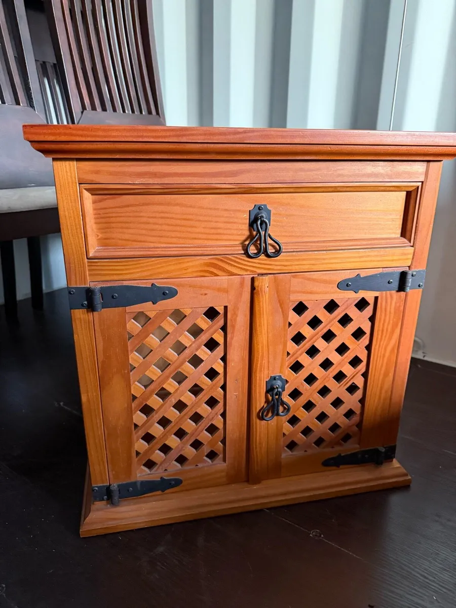 Side Board - Image 1