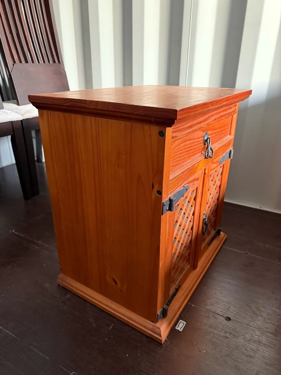 Side Board - Image 2