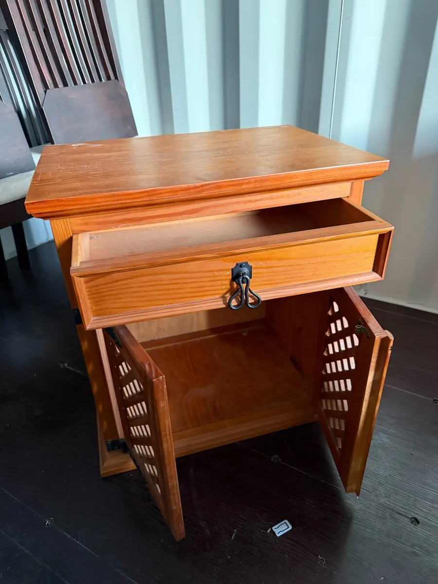 Side Board - Image 3