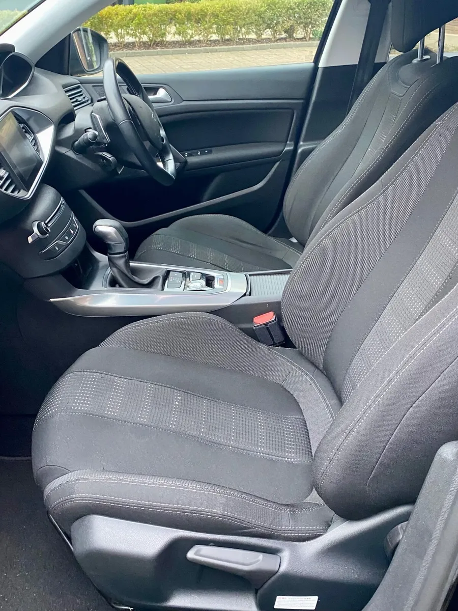 Peugeot 308 2015 - Image 3