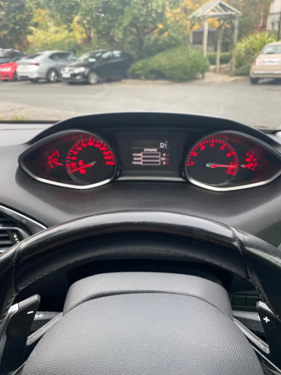 Peugeot 308 2015 - Image 4