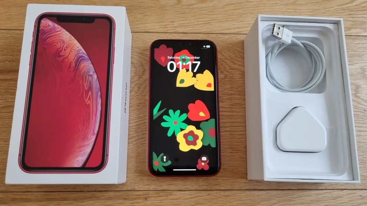 iPhone 11 64GB Red - unlocked - Image 1
