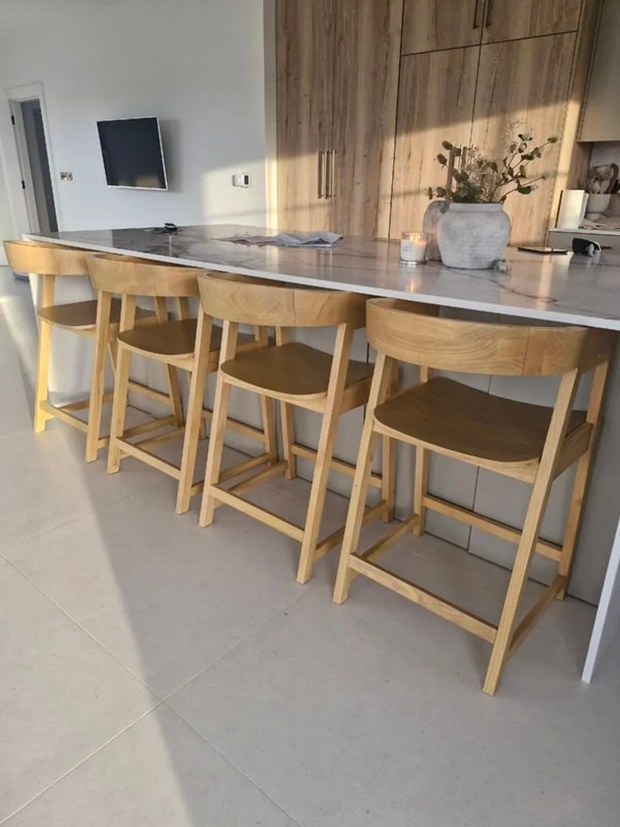 Pale Oak Island Chair/Stool Laura James brand new - Image 1