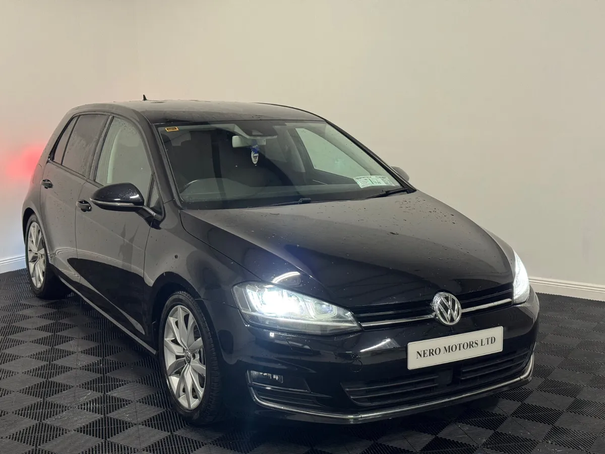 2015 Volkswagen Golf 1.4TSI Highline - Image 1
