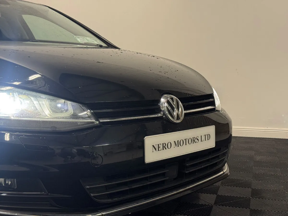 2015 Volkswagen Golf 1.4TSI Highline - Image 3