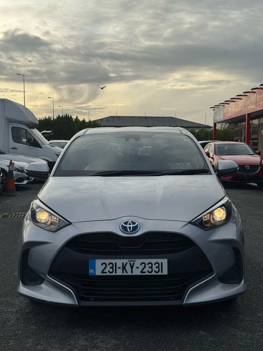 Toyota Yaris 2023 low mileage - Image 2