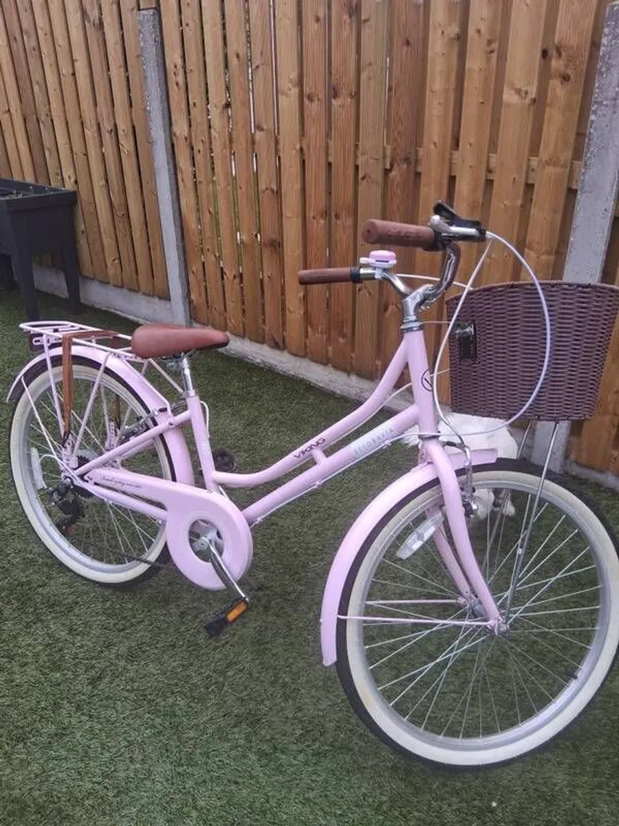 Viking Belgravia pink 24inch Girls Bike - Image 2
