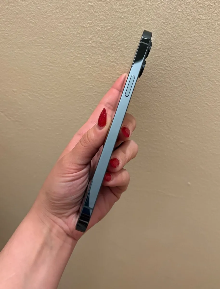 iPhone 12 Pro Max - Image 4