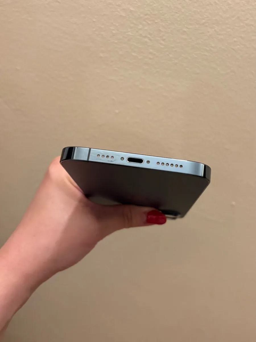 iPhone 12 Pro Max - Image 2