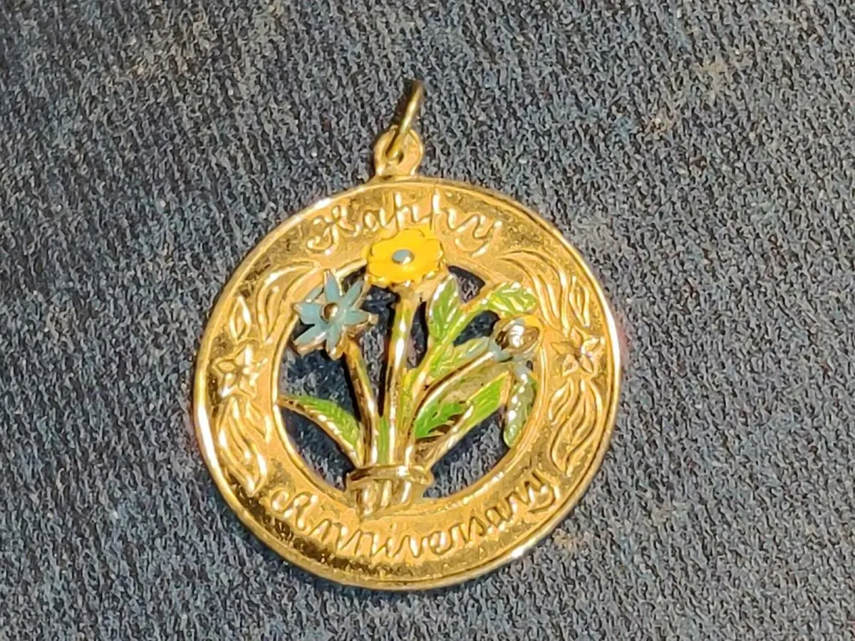 HAPPY ANNIVERSARY, 9CT Gold 3.24 Gram New Pendant - Image 1