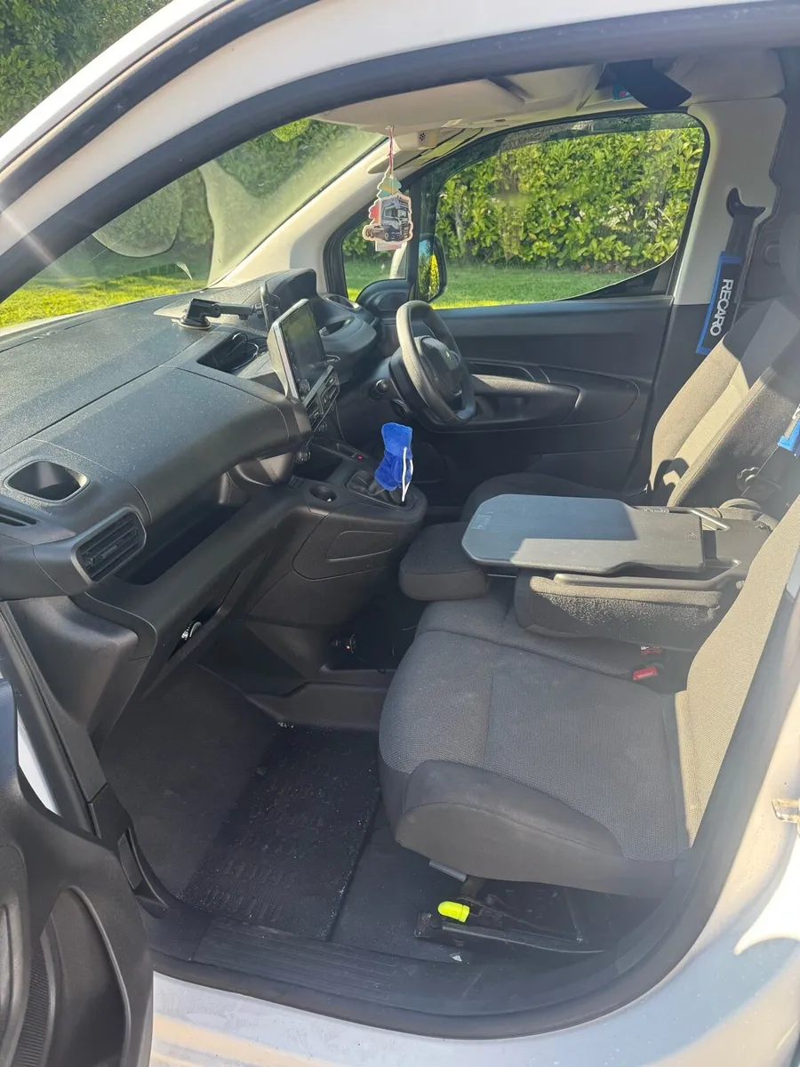 2021 Peugeot Partner - Image 3