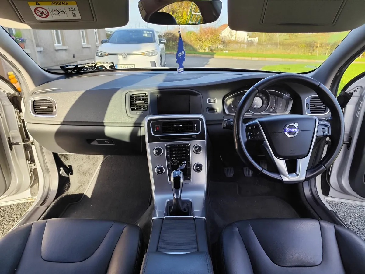 Volvo S60 2017 150BHP D3 SE NAV - Image 3