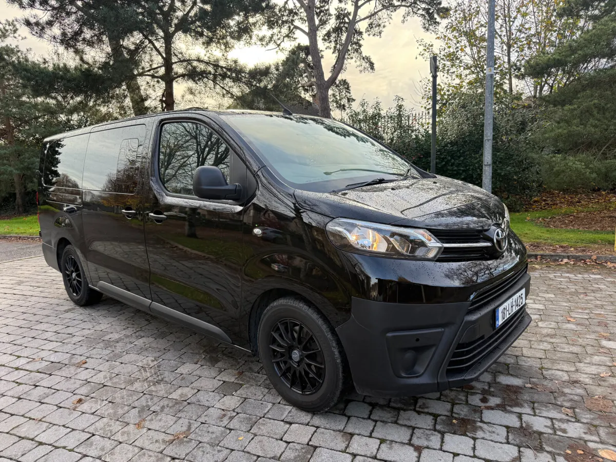 Toyota Proace 2018 Leather Seats 9 Seater - Image 1