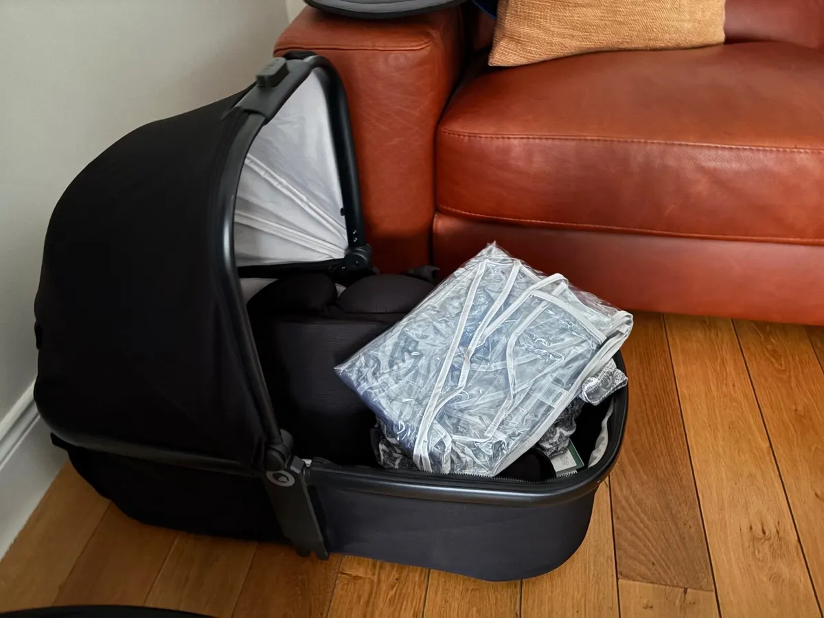 Miniuno cloud 9 2in1 travel system - Image 1