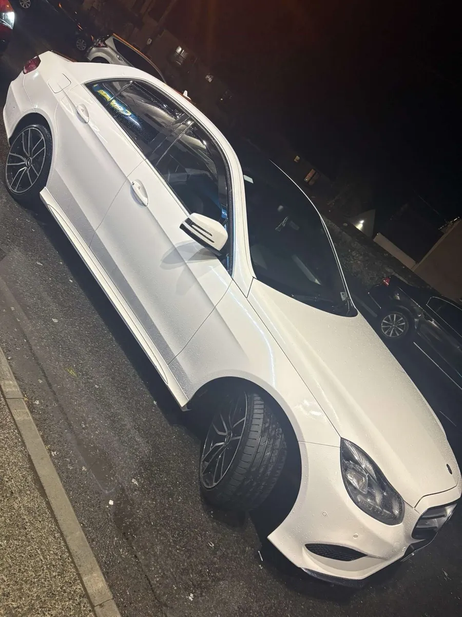 Mercedes Benz E220 - Image 1