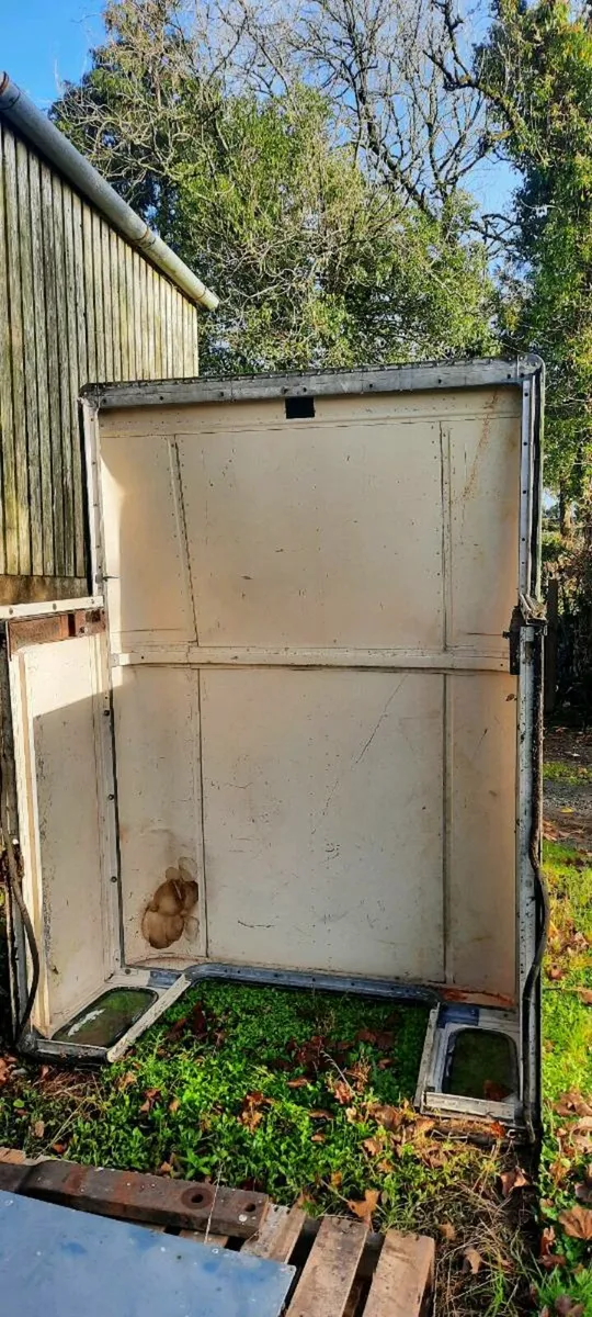 Land-rover - Image 3