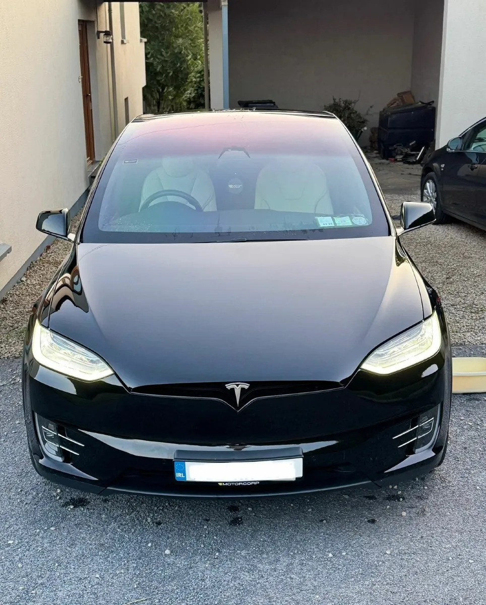 Tesla Model X 2020 - Image 3