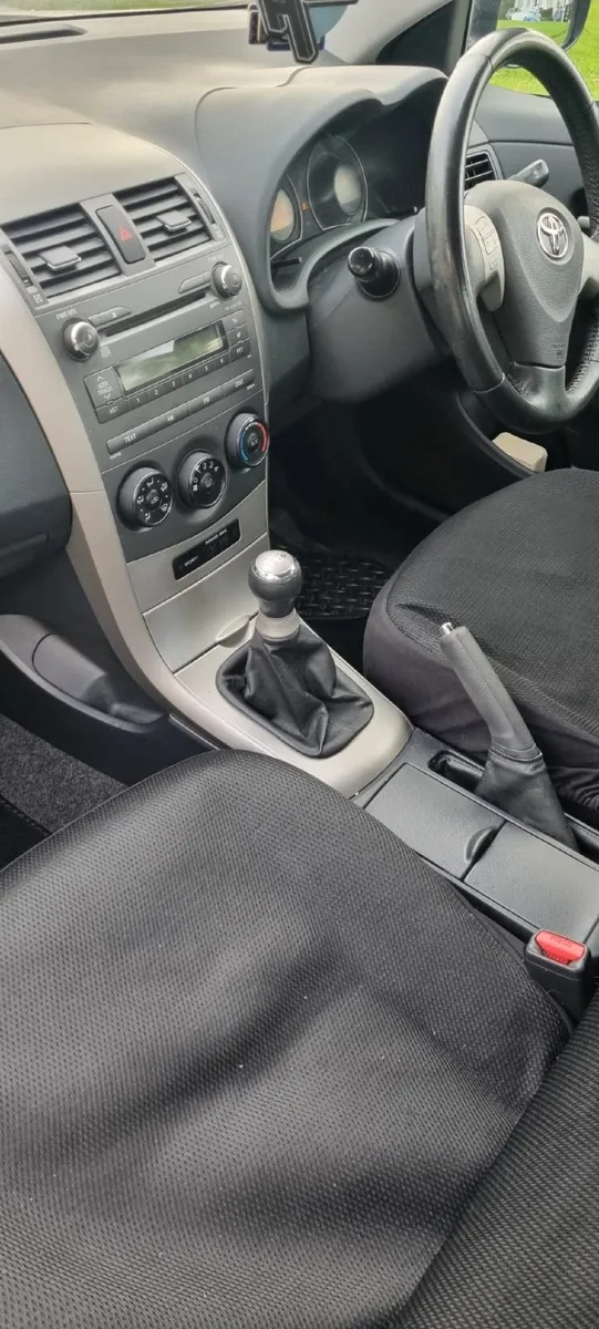 Toyota Corolla 2008 - Image 2