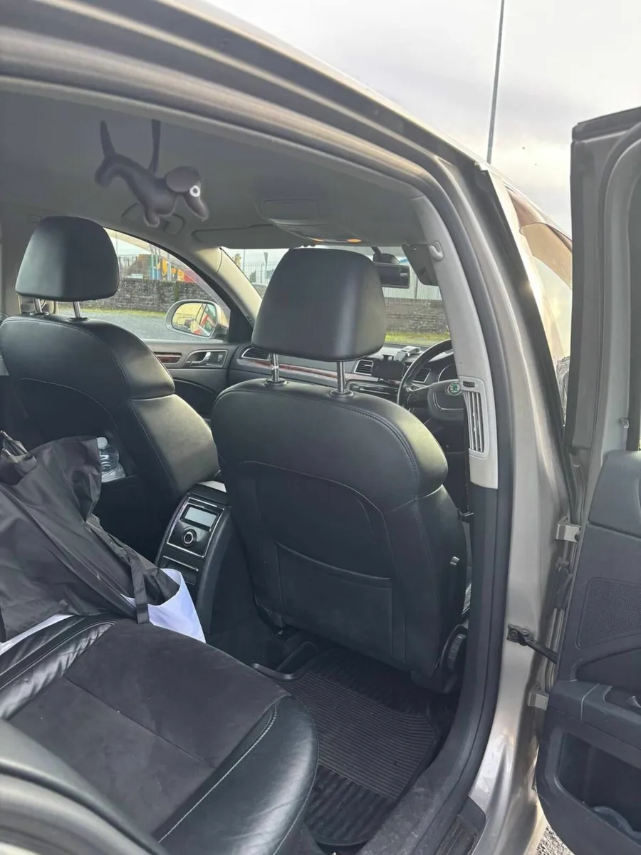 Skoda Superb 2011 - Image 3