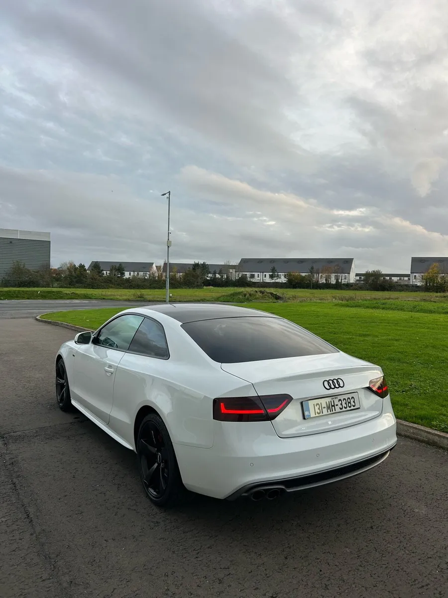 Audi A5 S-Line Black Edition - Image 4