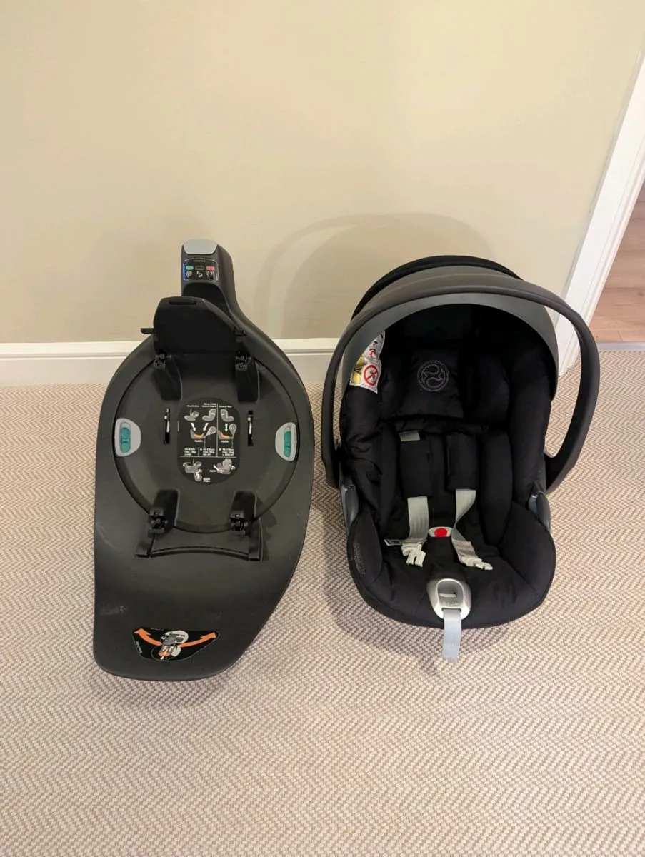 Cybex Cloud Z i-size car seat & base - Image 1