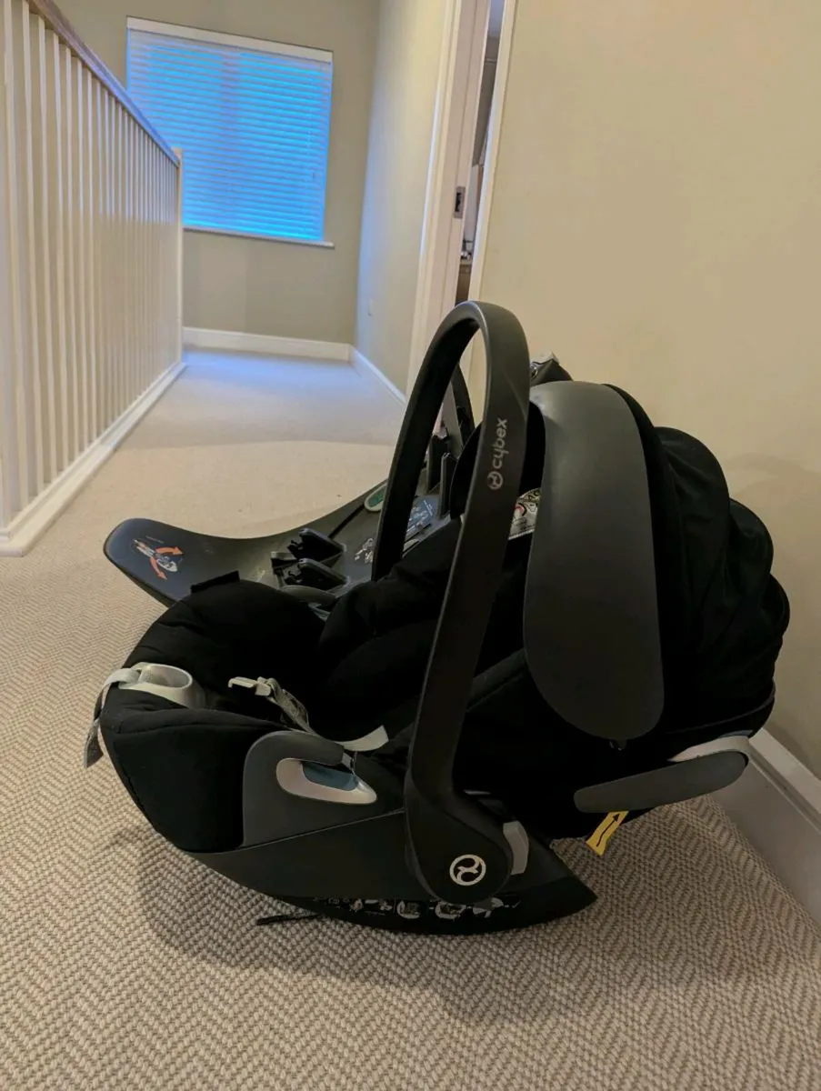 Cybex Cloud Z i-size car seat & base - Image 2