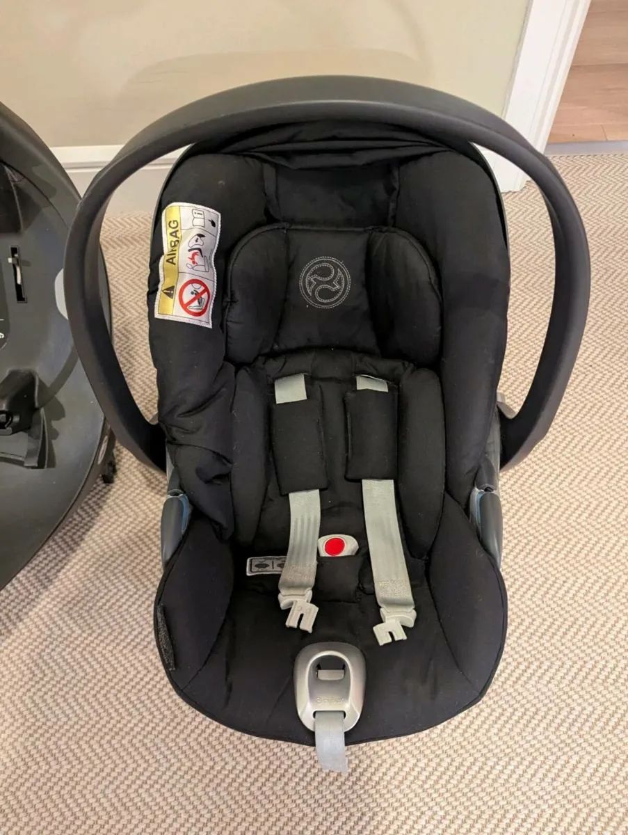 Cybex Cloud Z i-size car seat & base - Image 4