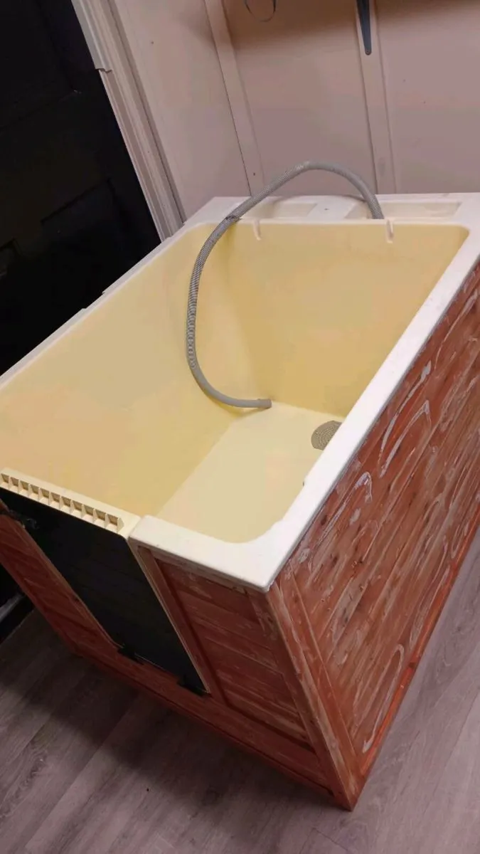 Grooming bath - Image 1