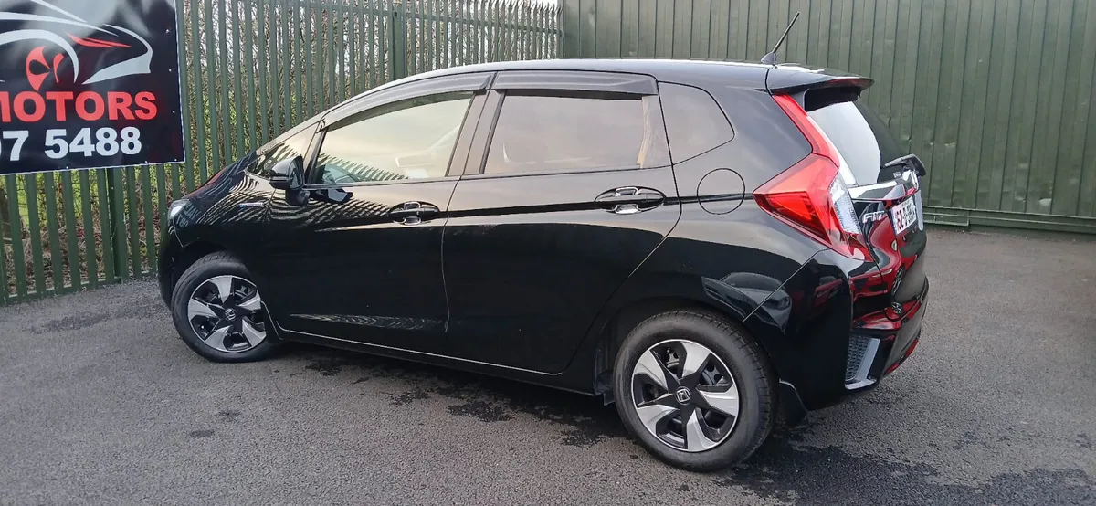 16 Honda Fit, Reverse Camera, Nice Spec 115,000km - Image 2