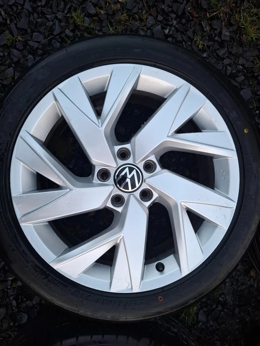 18" Genuine Vw Alloys with tyres - Image 2