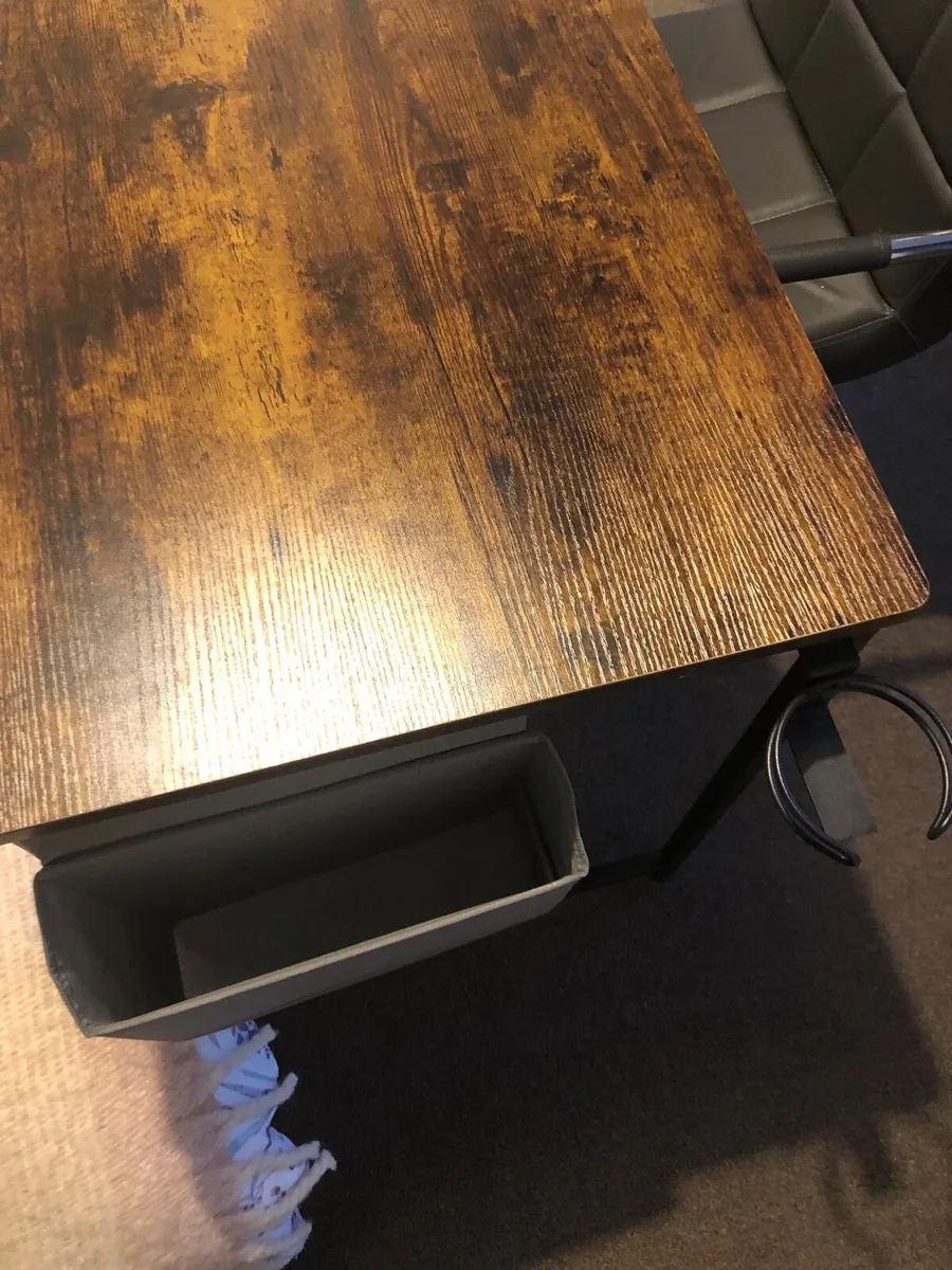 Desk and chair - Image 4