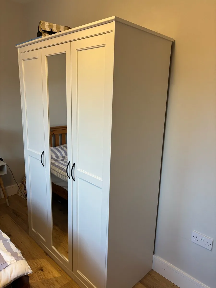 3 door Wardrobe with mirror - Image 2
