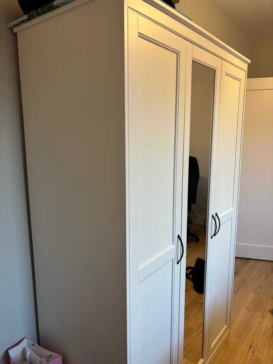3 door Wardrobe with mirror - Image 3