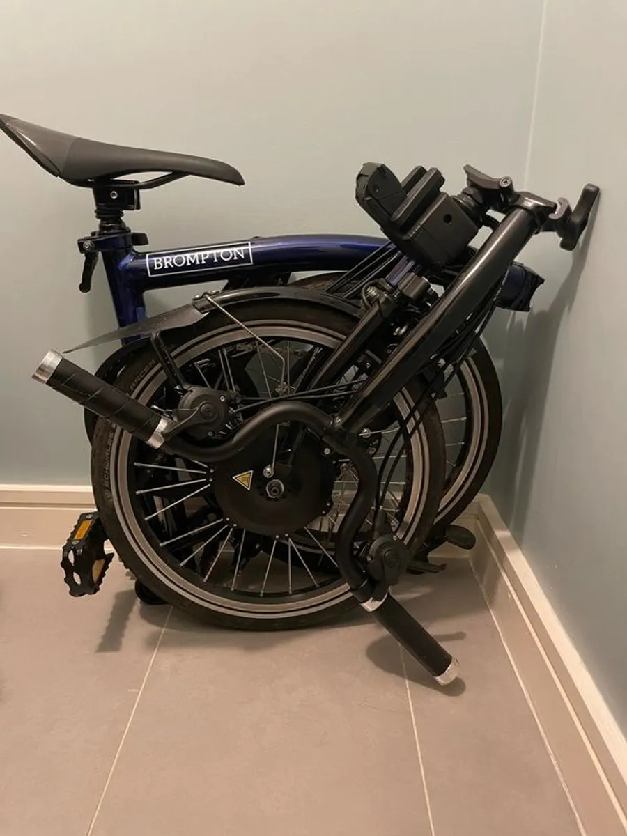 Brompton M6L 6-Speed Electric Fold-up City Bike - Image 2